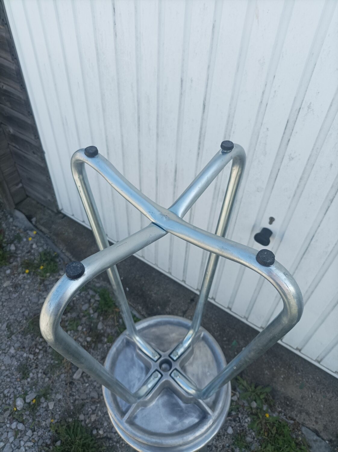 Pair of stools Habitat in cast aluminum 1980 vintage