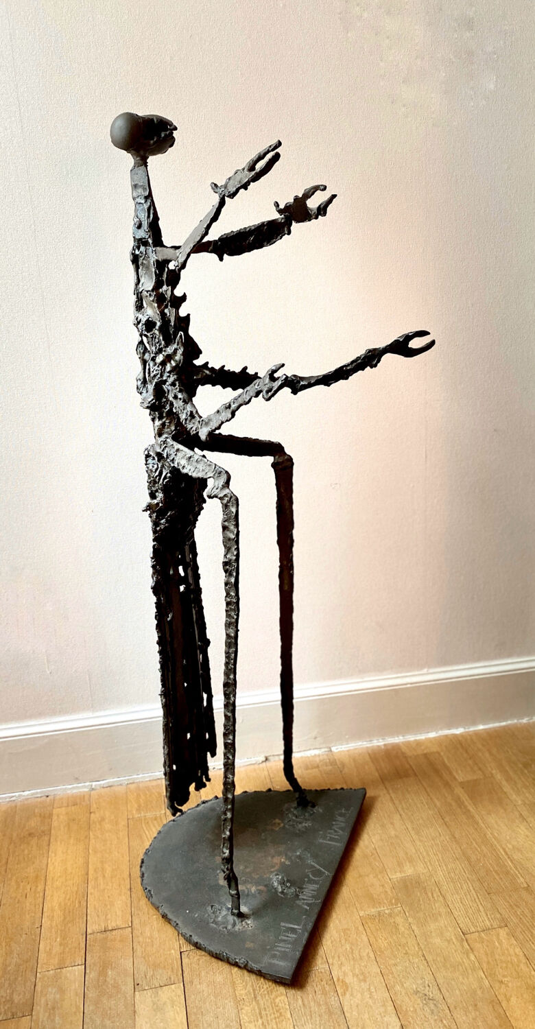 Sculpture praying mantis metal sculptor Michel Pinel