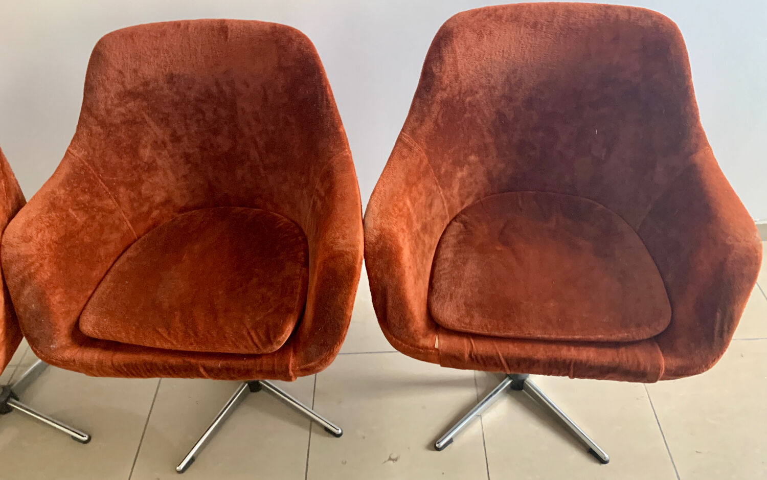 4 vintage 1970 vintage egg armchairs