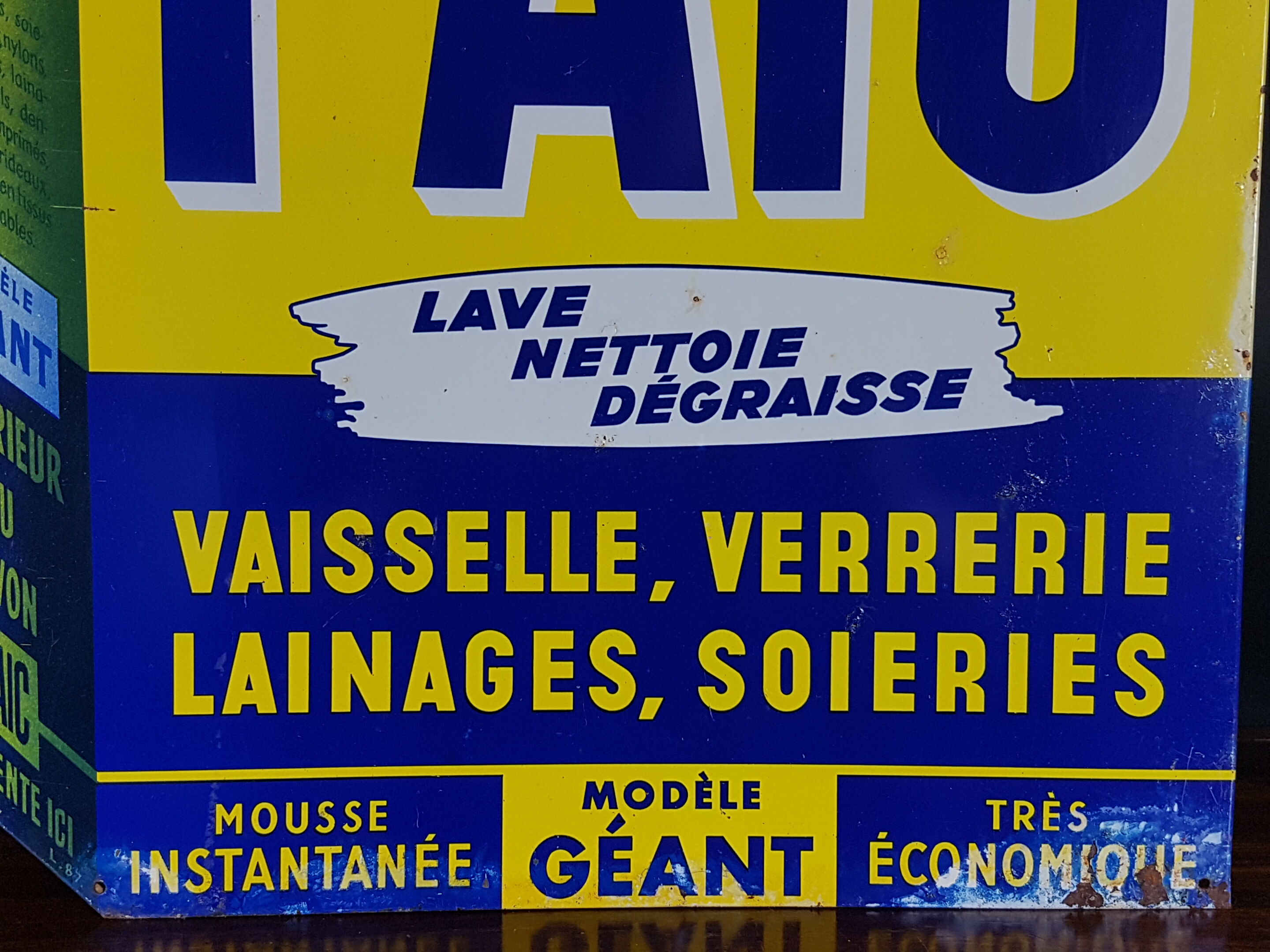 Paic vintage printed enamel sheet laundry 70