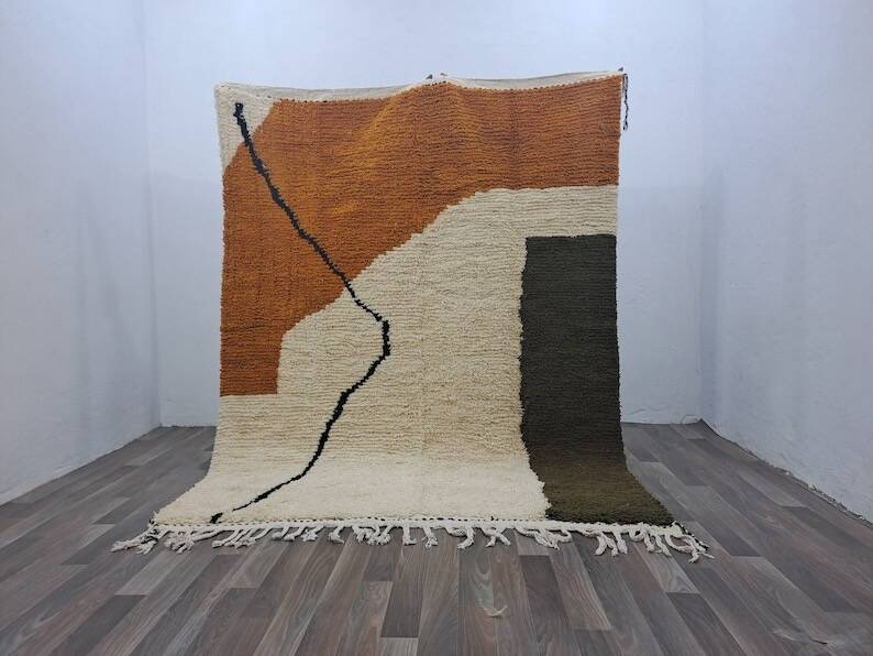 Beni Ouraine handwoven rug, traditional craftsmanship, size 150 x 250 cm