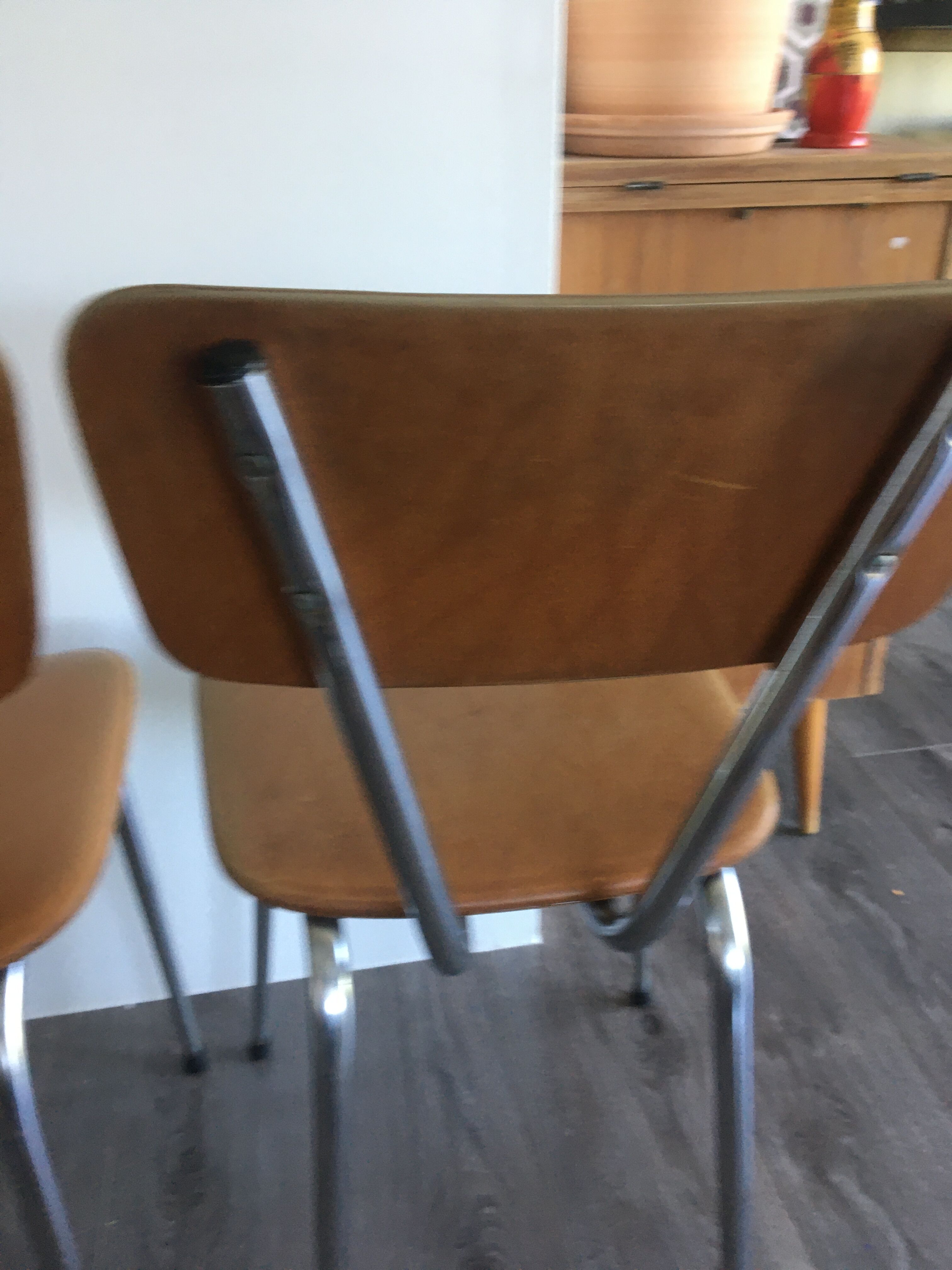 2 chairs in faux leather