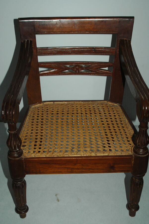 Fauteuil d'enfant cannée ancienne art populaire style Napoléon III