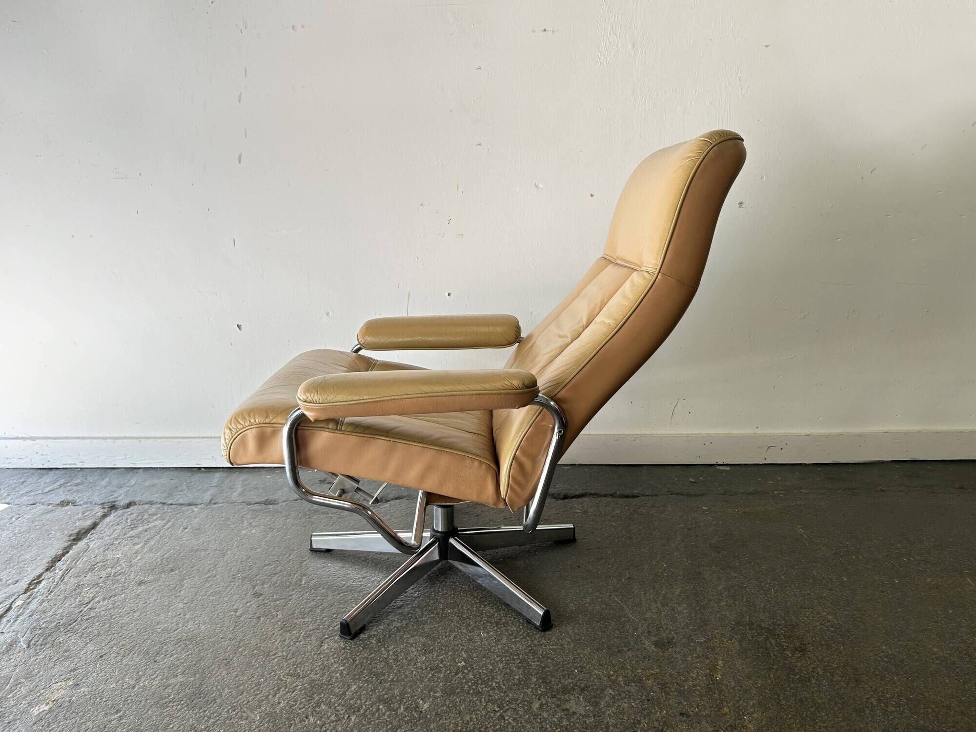Mid-Century Scandinavian Leather Reclining Lounge Chair Chrome frame 1960s-