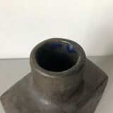 Art pottery of Mobach Holland Cubist vase in black enamelled sandstone