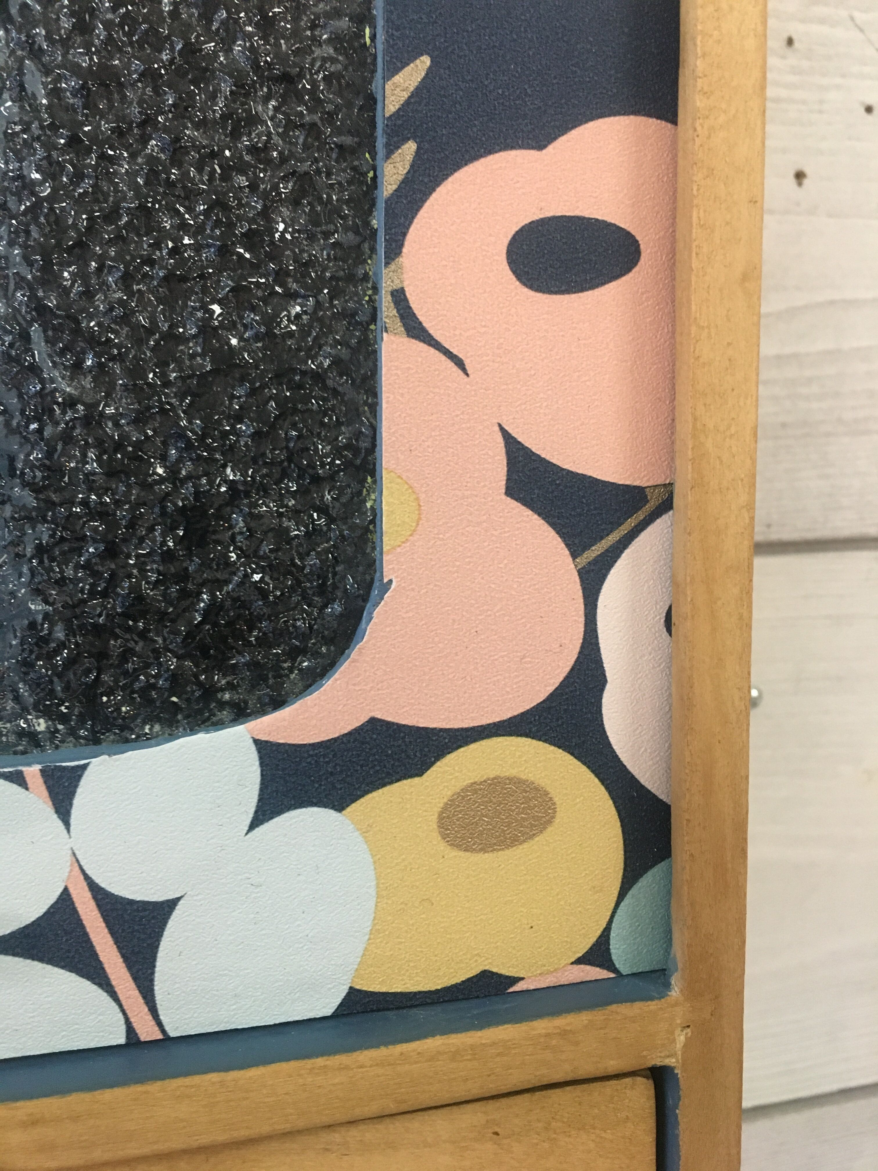 Wall-mounted toilet cabinet