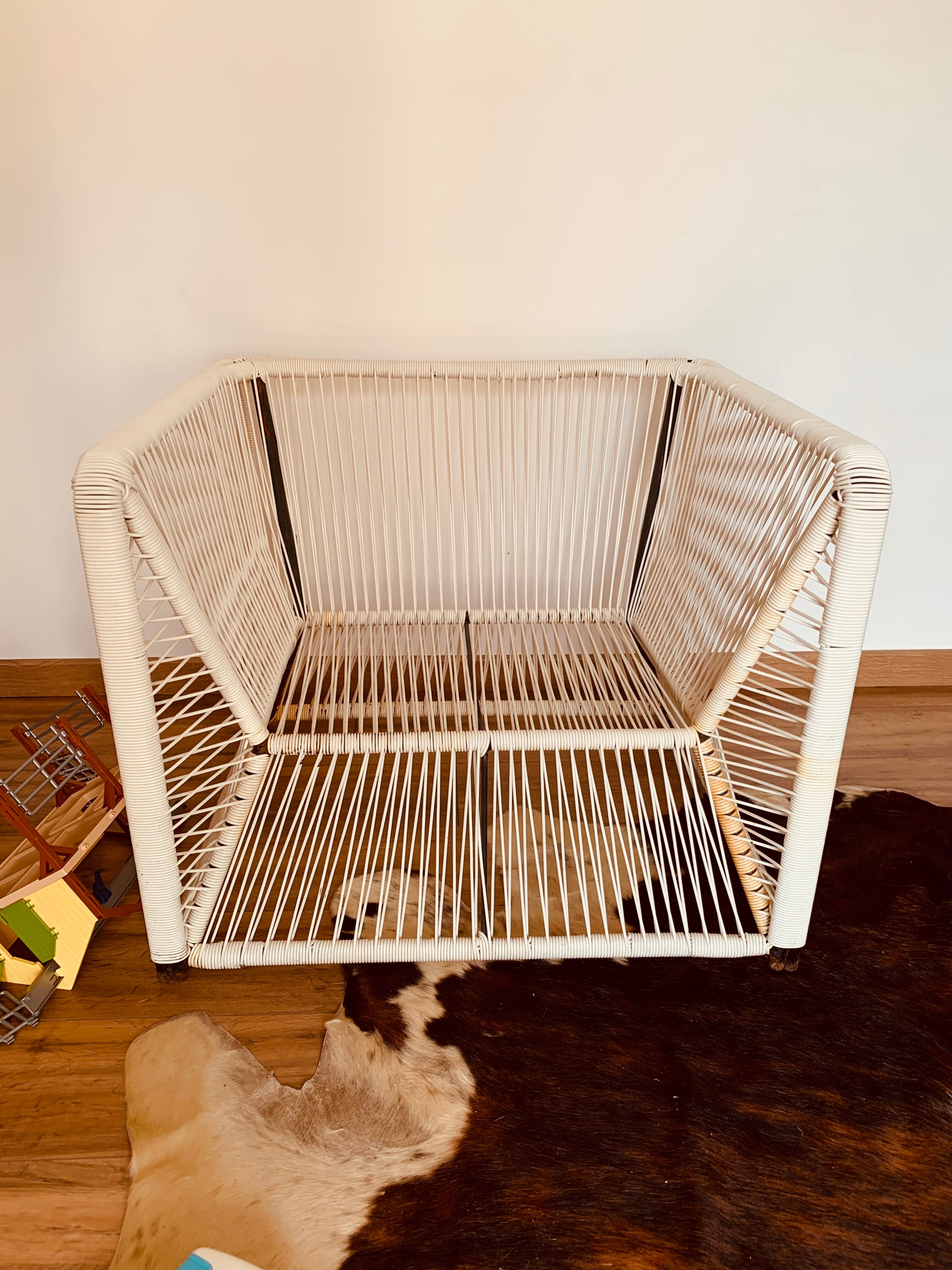 2 garden armchairs in white scoubidou