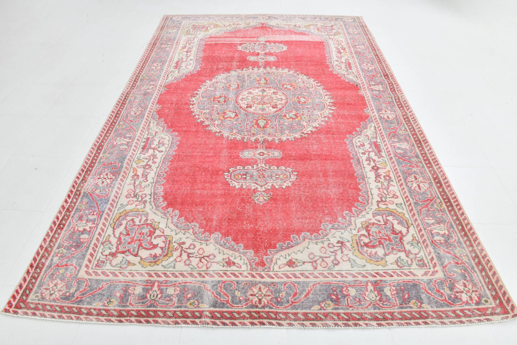 Red & Cream Classic Turkish Vintage Rug, 205x310Cm