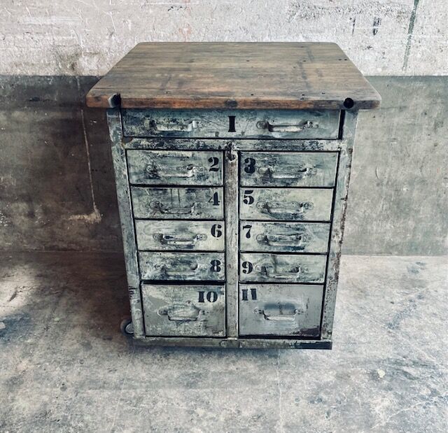 Numbered craft furniture