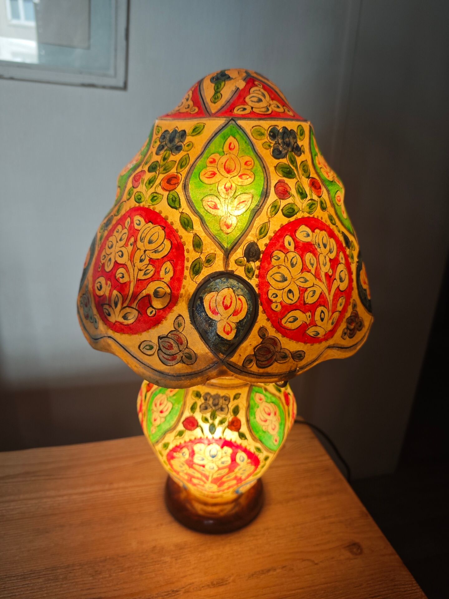 Handcrafted lamp