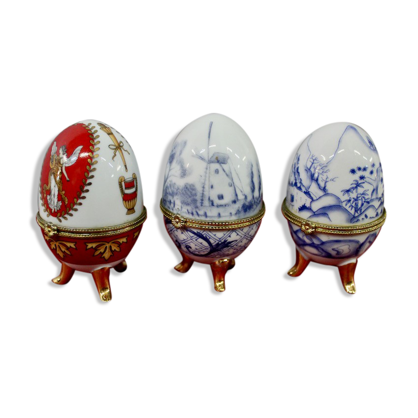 Porcelain egg-shaped boxes