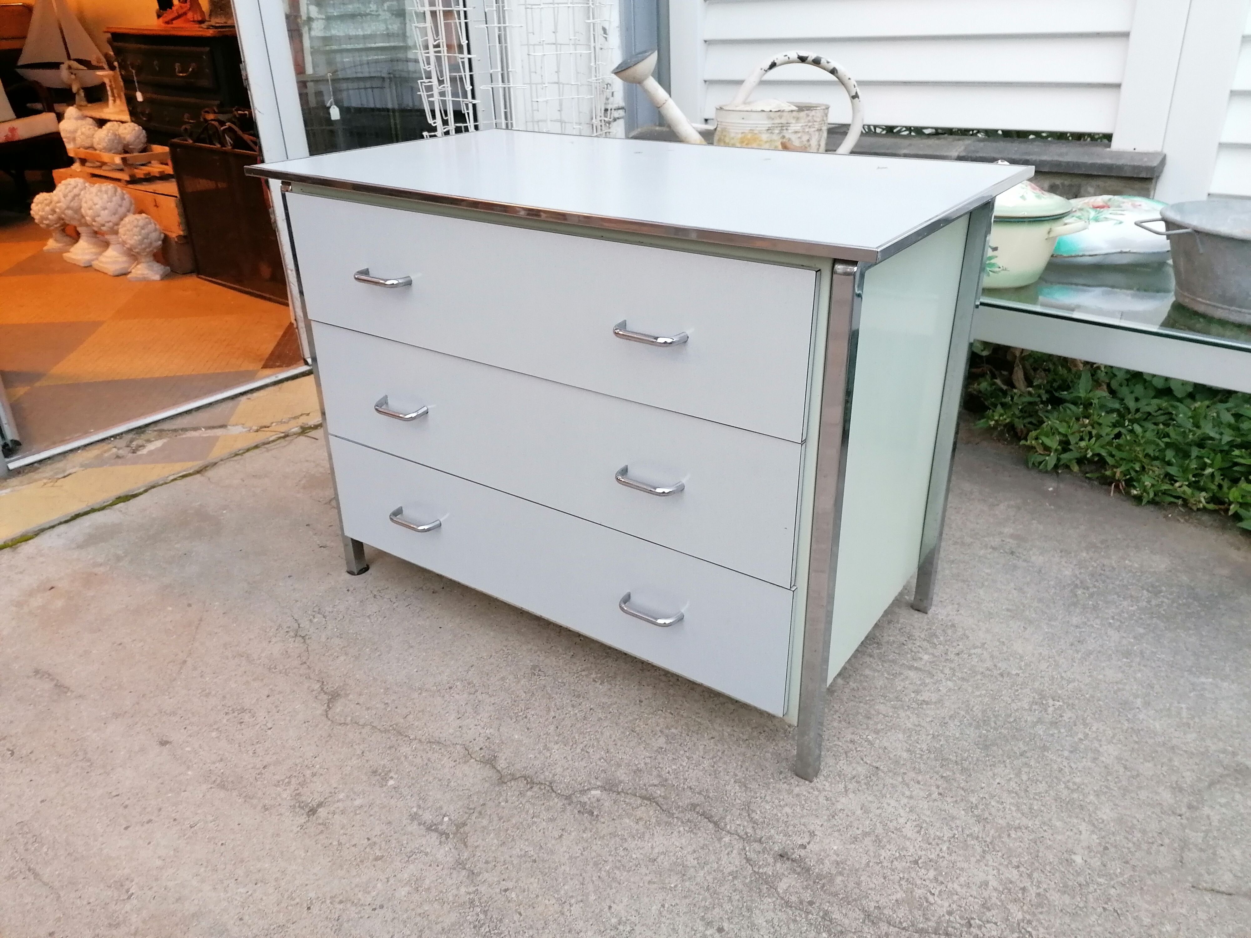 Vintage chest of drawers