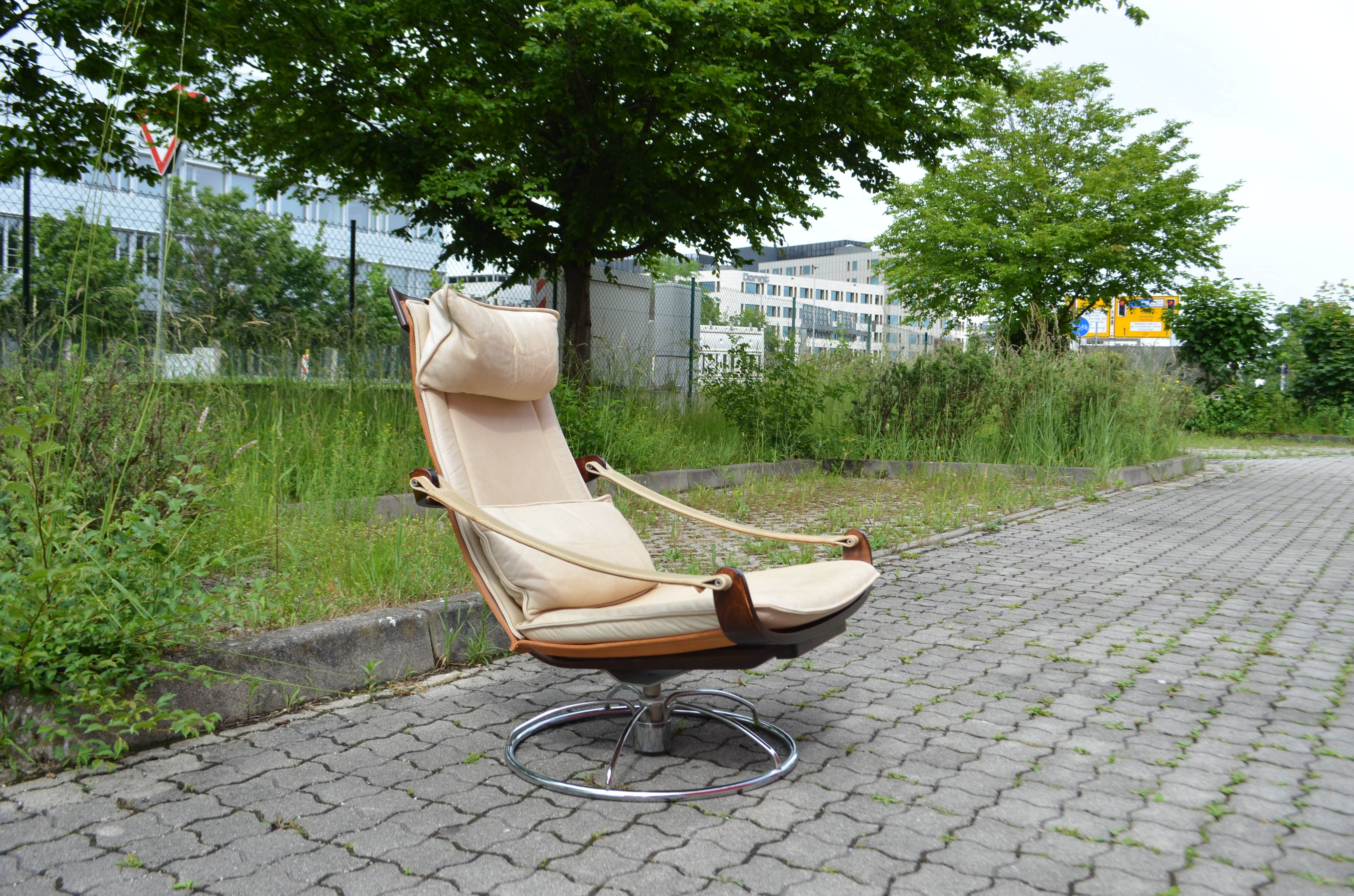 Ake fribytter for nelo sweden swivel leather lounge chair