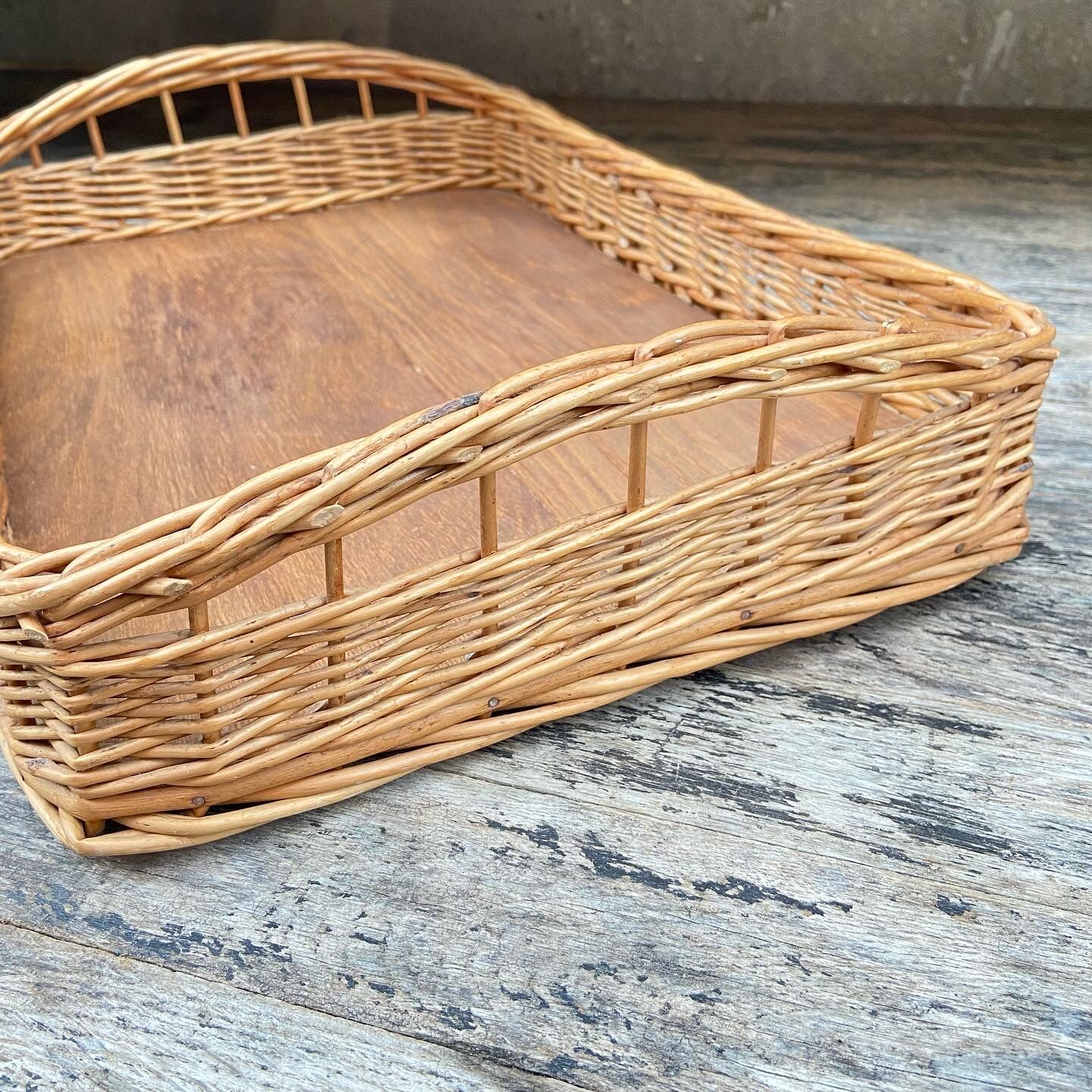 Rattan serving tray