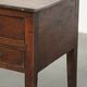 Table basse anglaise antique de style lowboy du XVIIIe siècle en chêne.