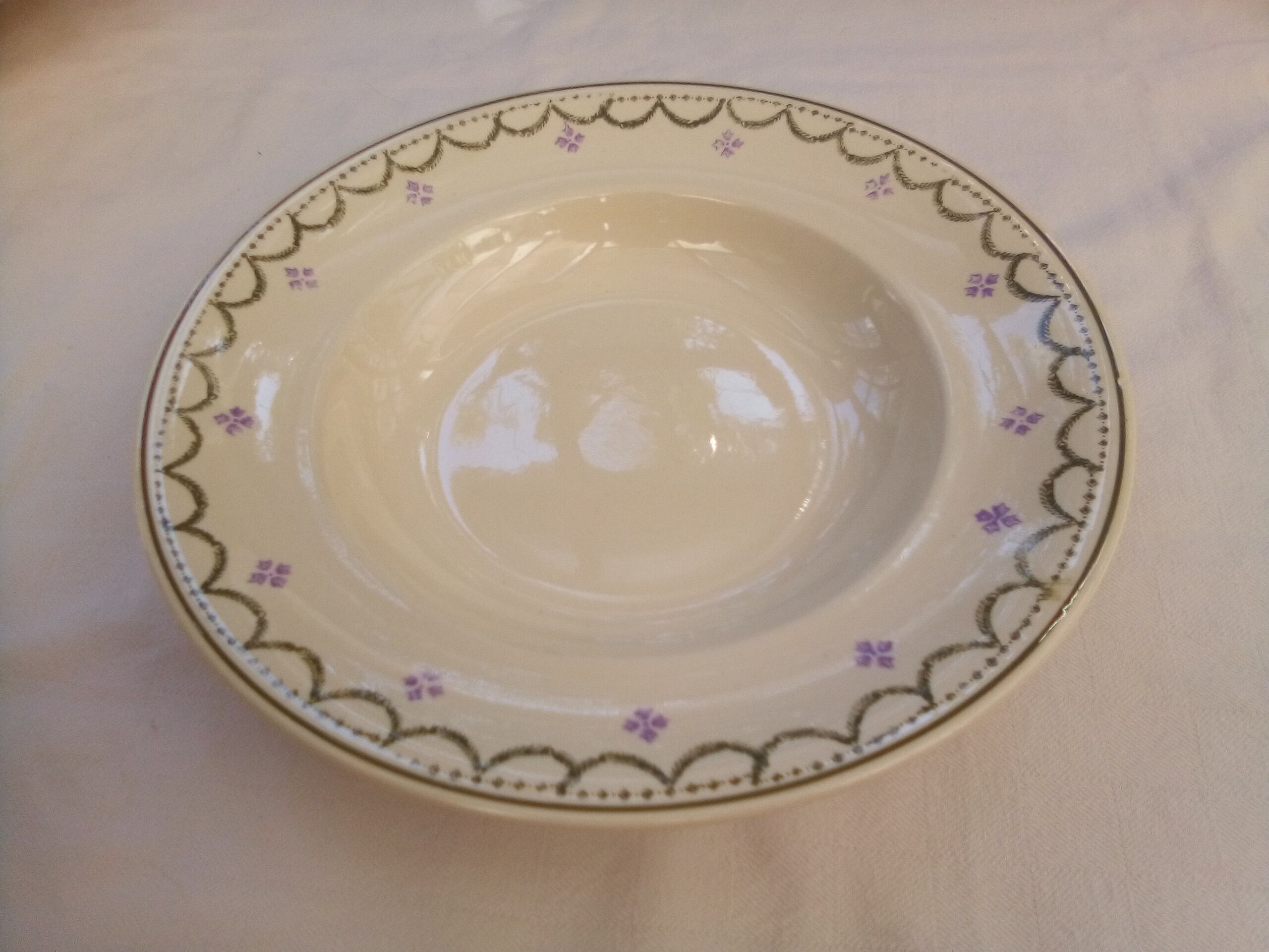 8 hollow plates Violetta/Longwy