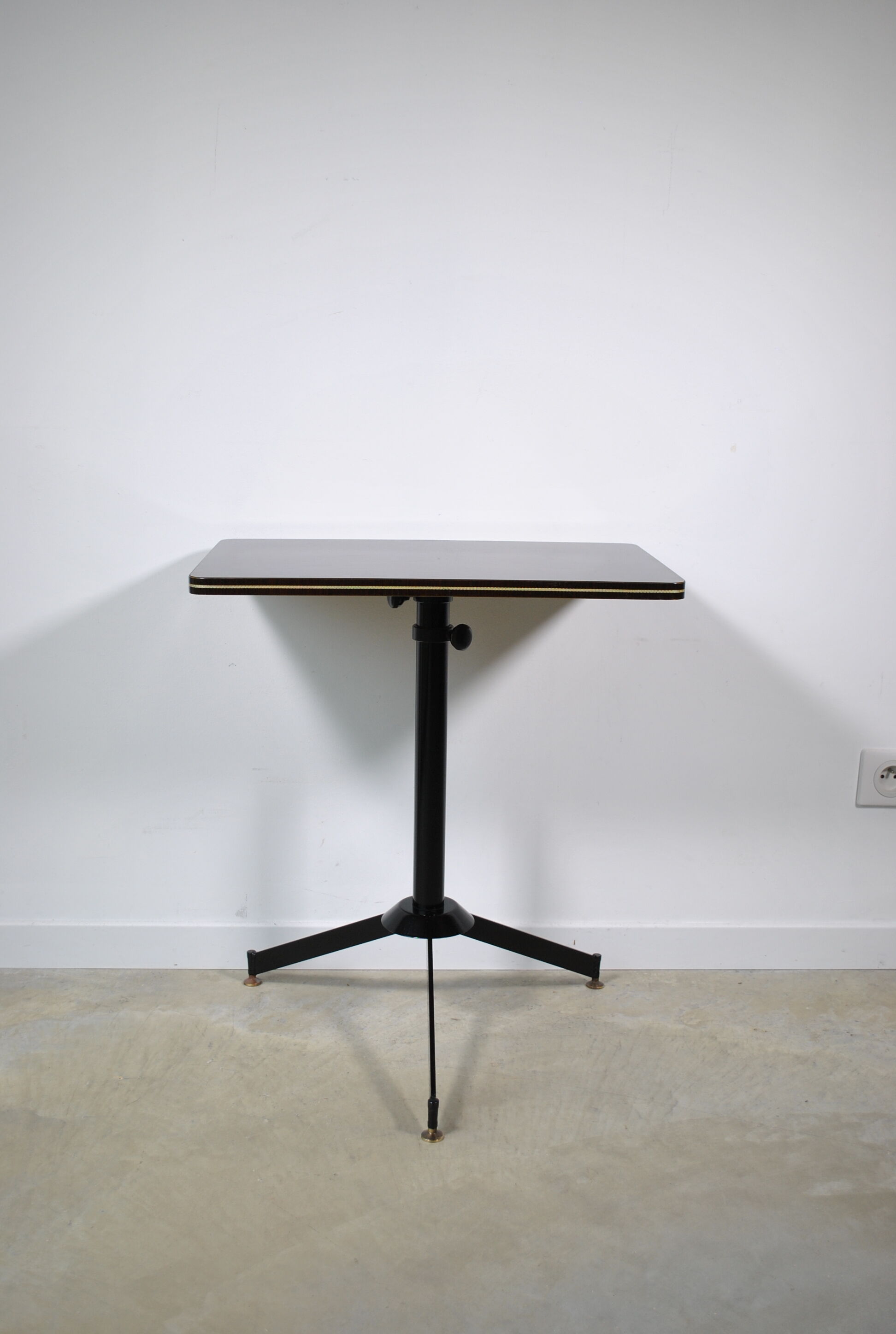 Table d’appoint 1970