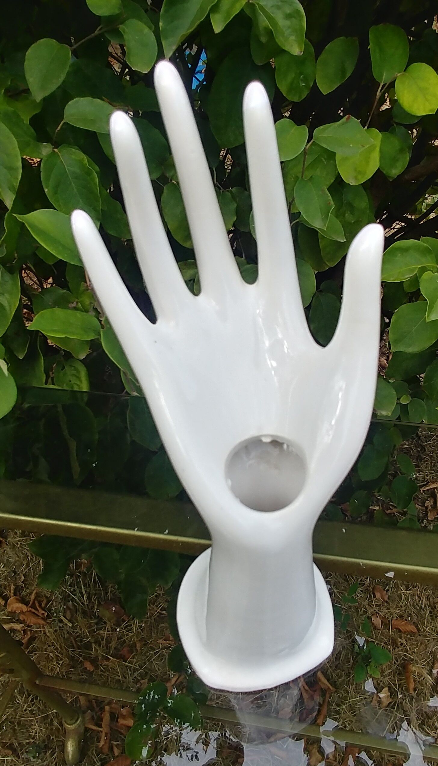 Hand baguier/jewelry holder in vintage white ceramic signed JMR