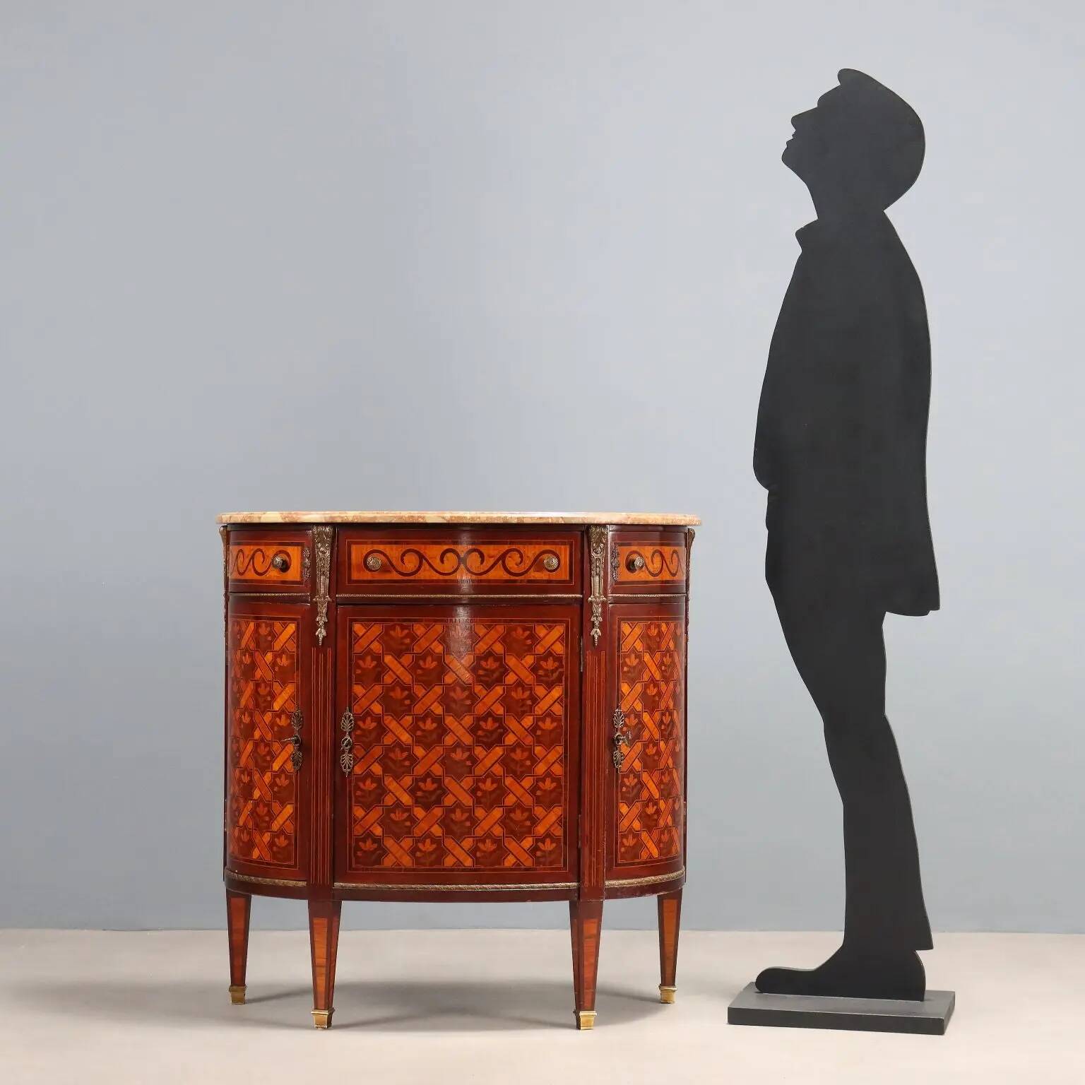 Buffet demi-lune ancien de style néoclassique XXe siècle
