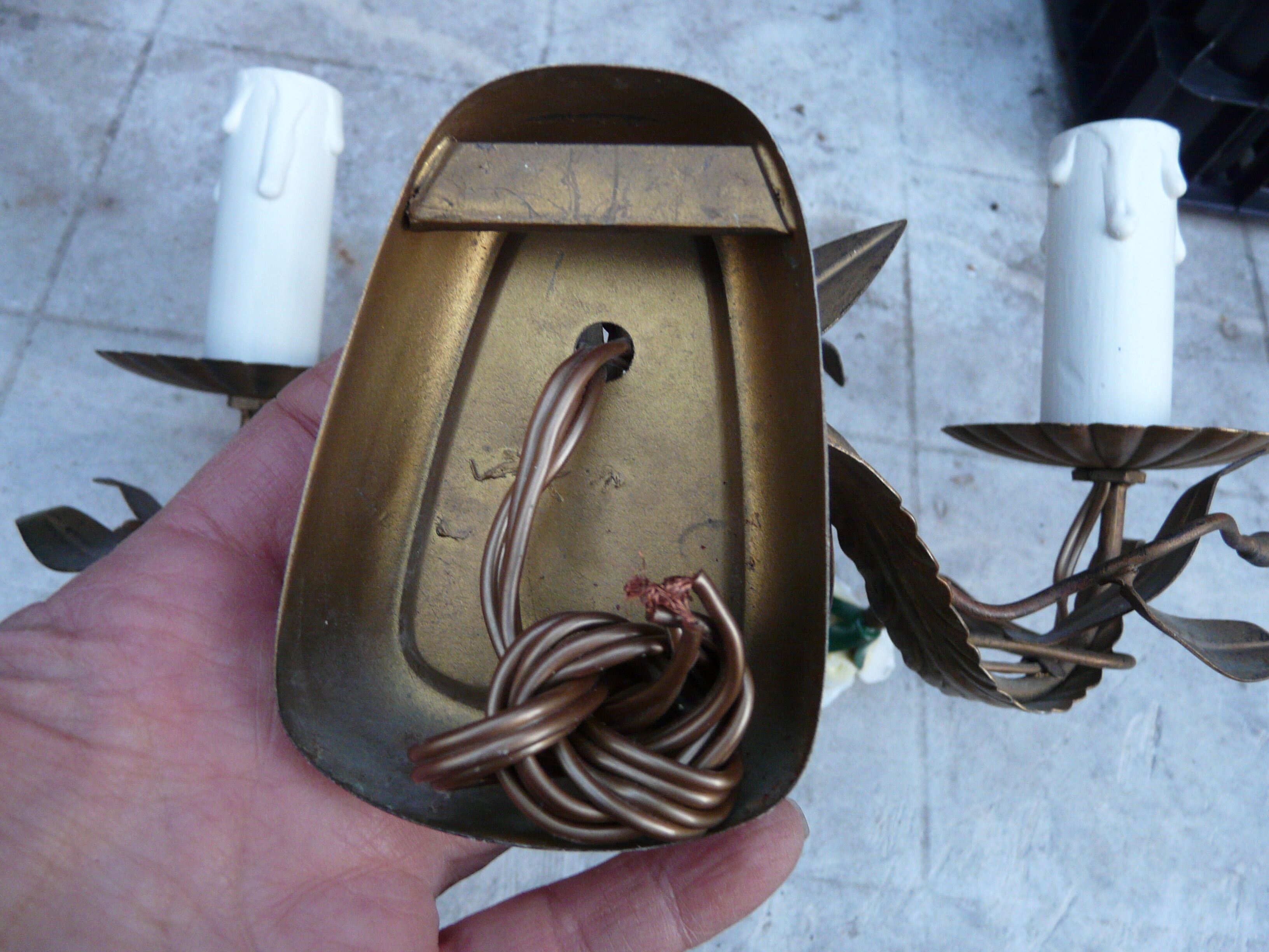 Vintage wall light in gold metal and flowers