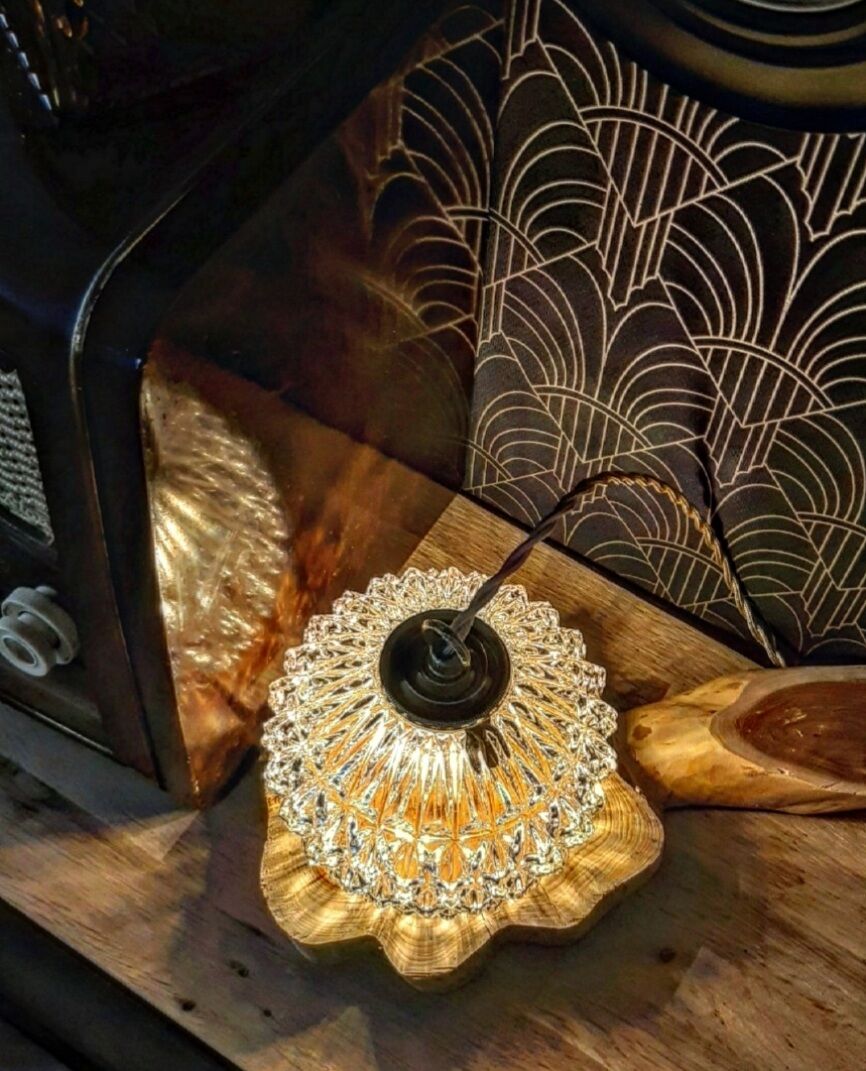 Chiseled vintage globe player