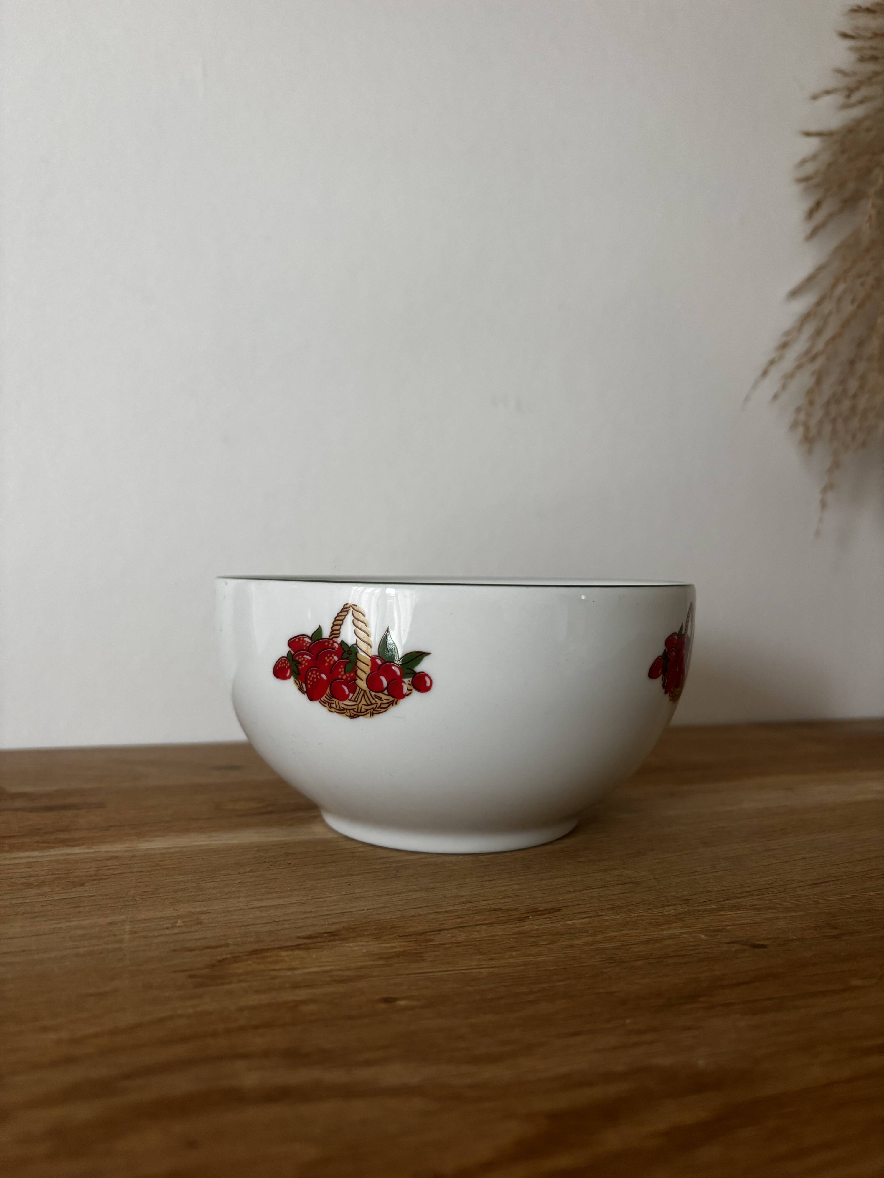 Porcelain bowl Guy Degrenne strawberries
