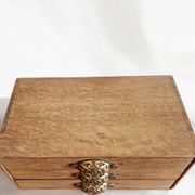 Small storage chest of drawers in oak and brass - 1900s period