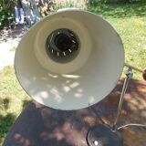 Articulated desk lamp