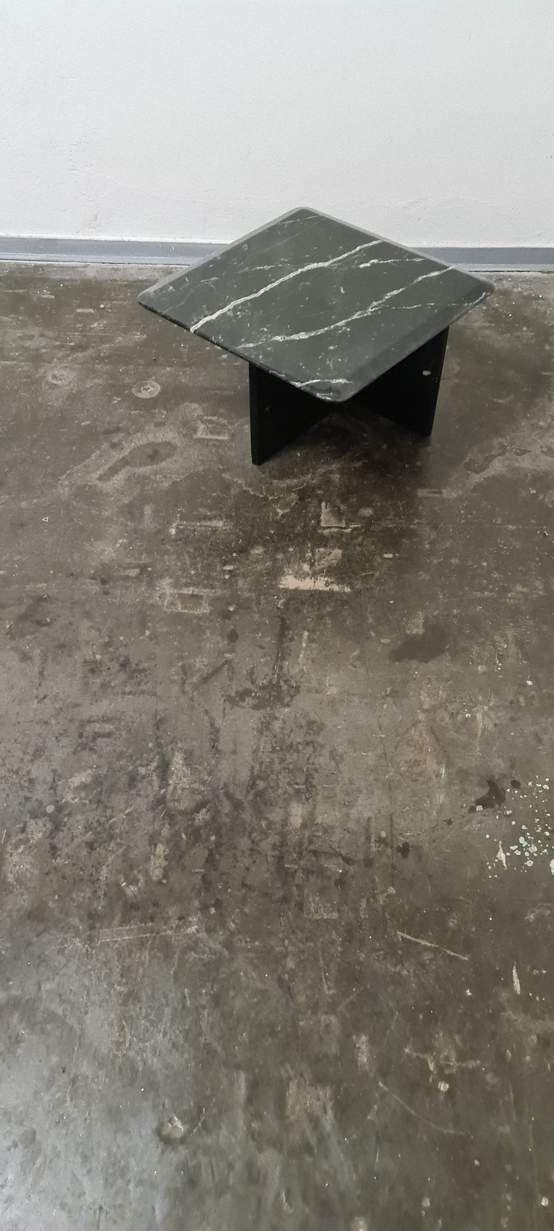 Vintage Black marbel side tabel