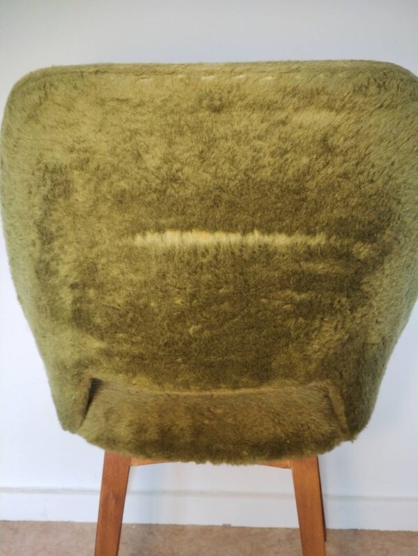 Chaise tonneau moumoute