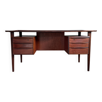 Danish vintage desk in teak by Peter Lovig Nielsen