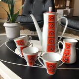 Cafetière orange et 4 tasses et pot à lait motif fleurs