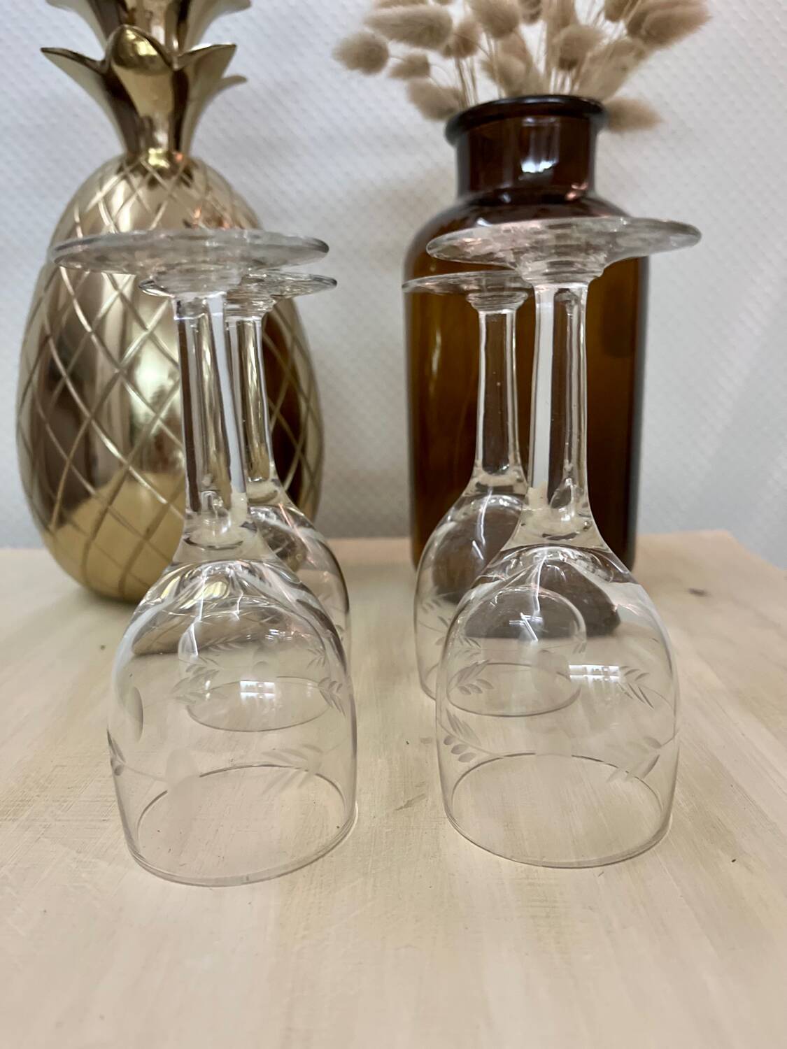 Set of 4 vintage wine or liquor glasses