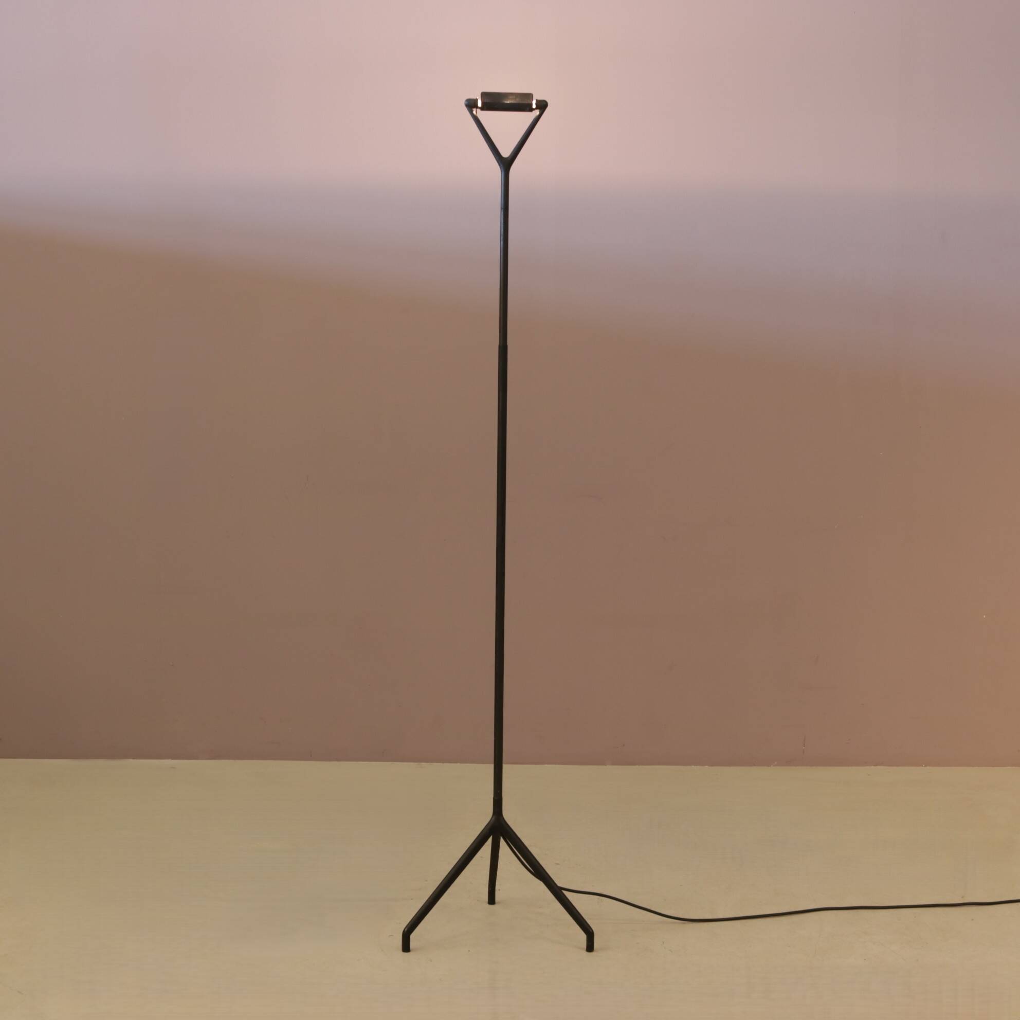 1980s Floor lamp model: Lola D15 Rizatto & Meda for Luceplan Italy