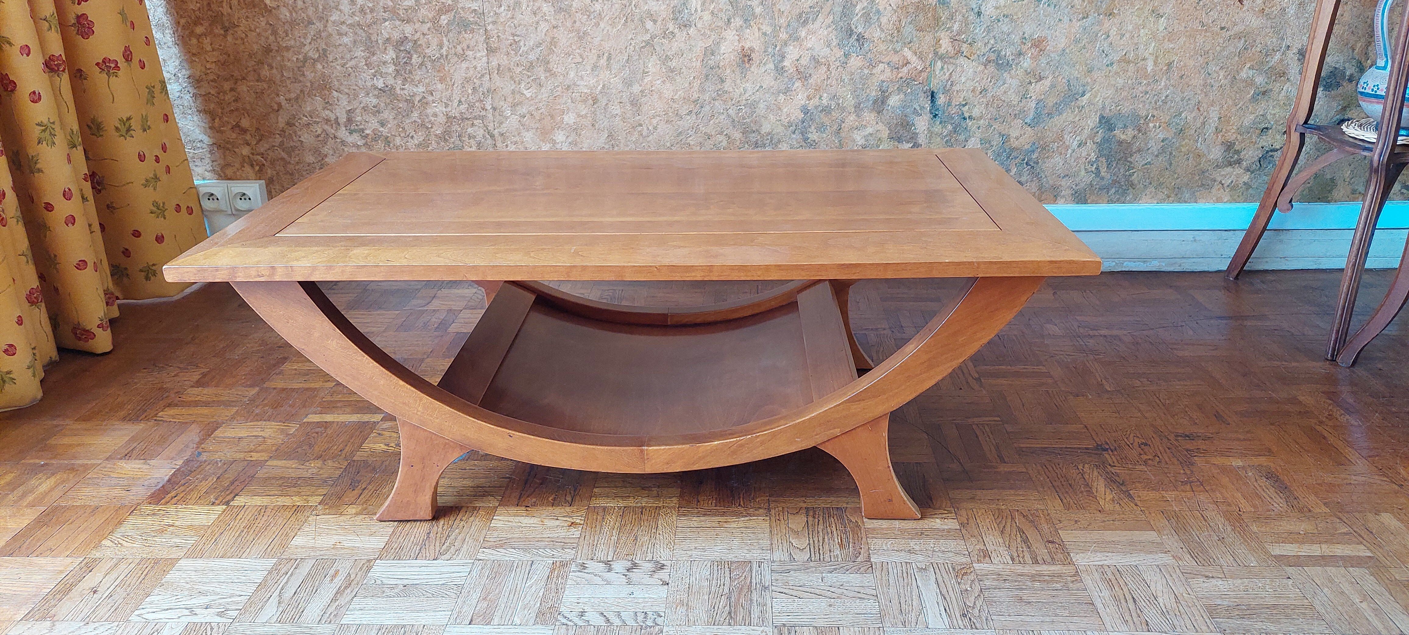 Topper / cherry brand coffee table
