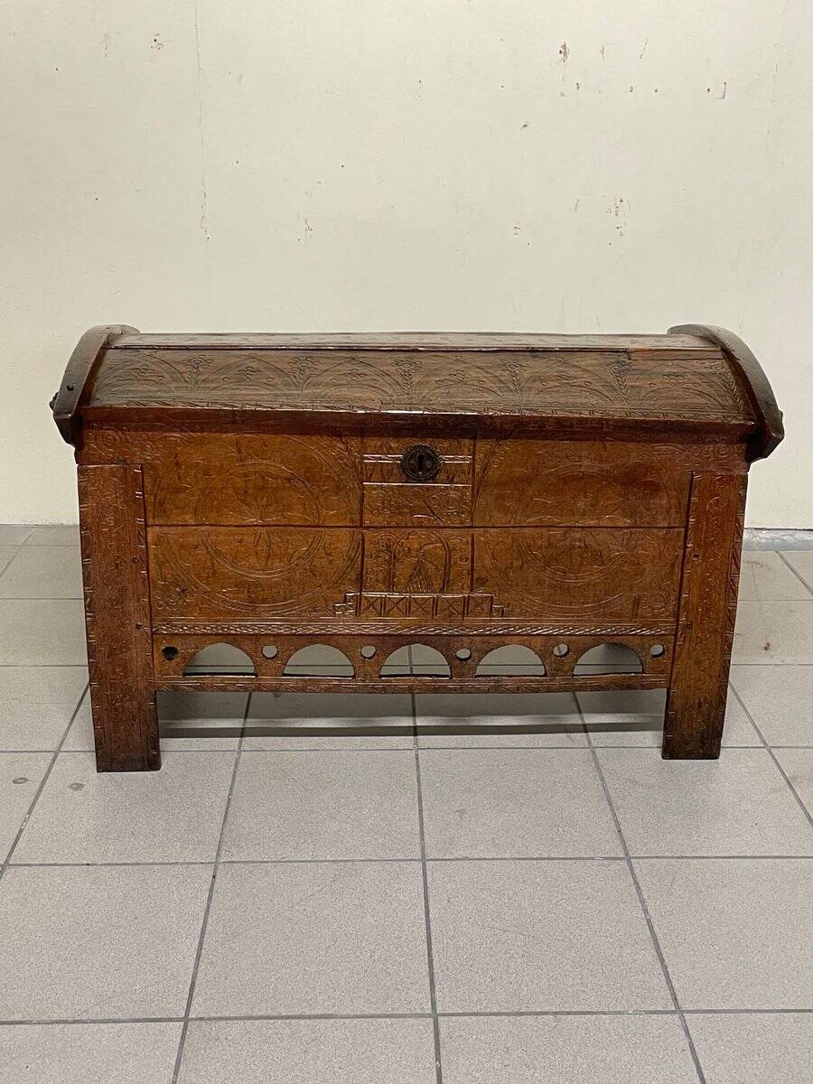 Antique beech chest of drawers, 19th century