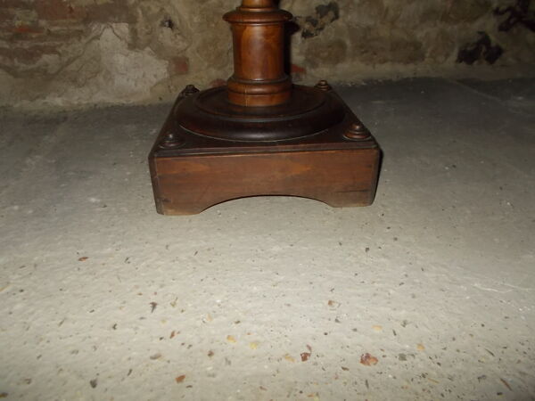 Colonne sellette en bois