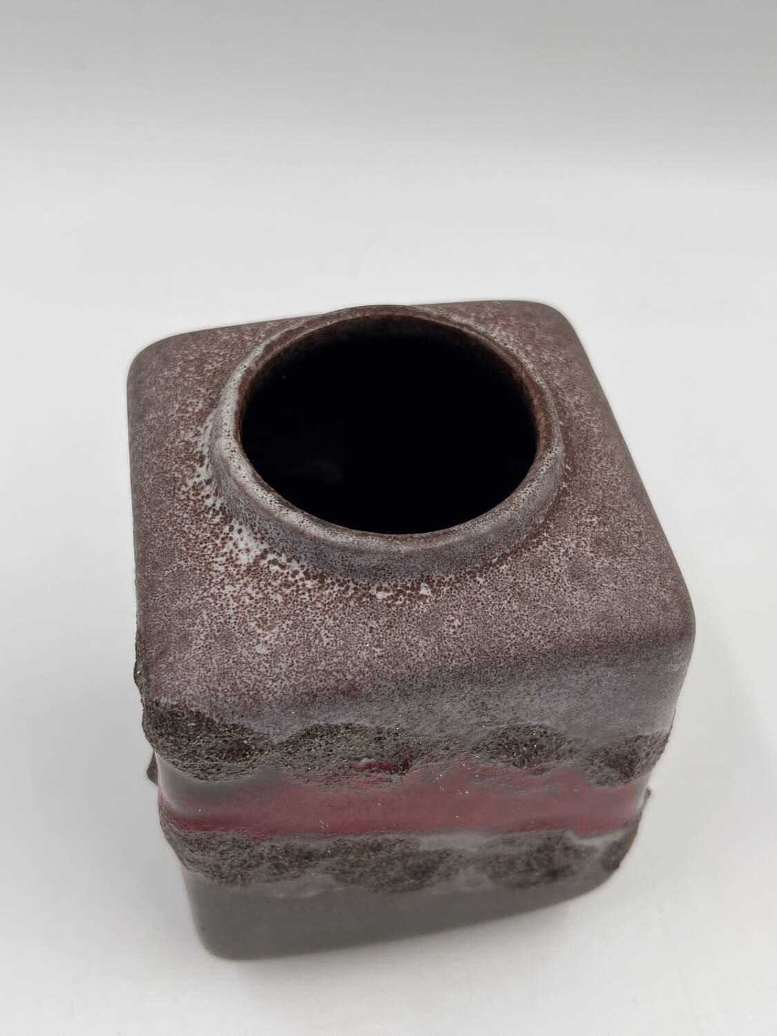 Strehla fat lava vase