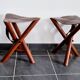 Ensemble de tabourets tripode teck et cuir