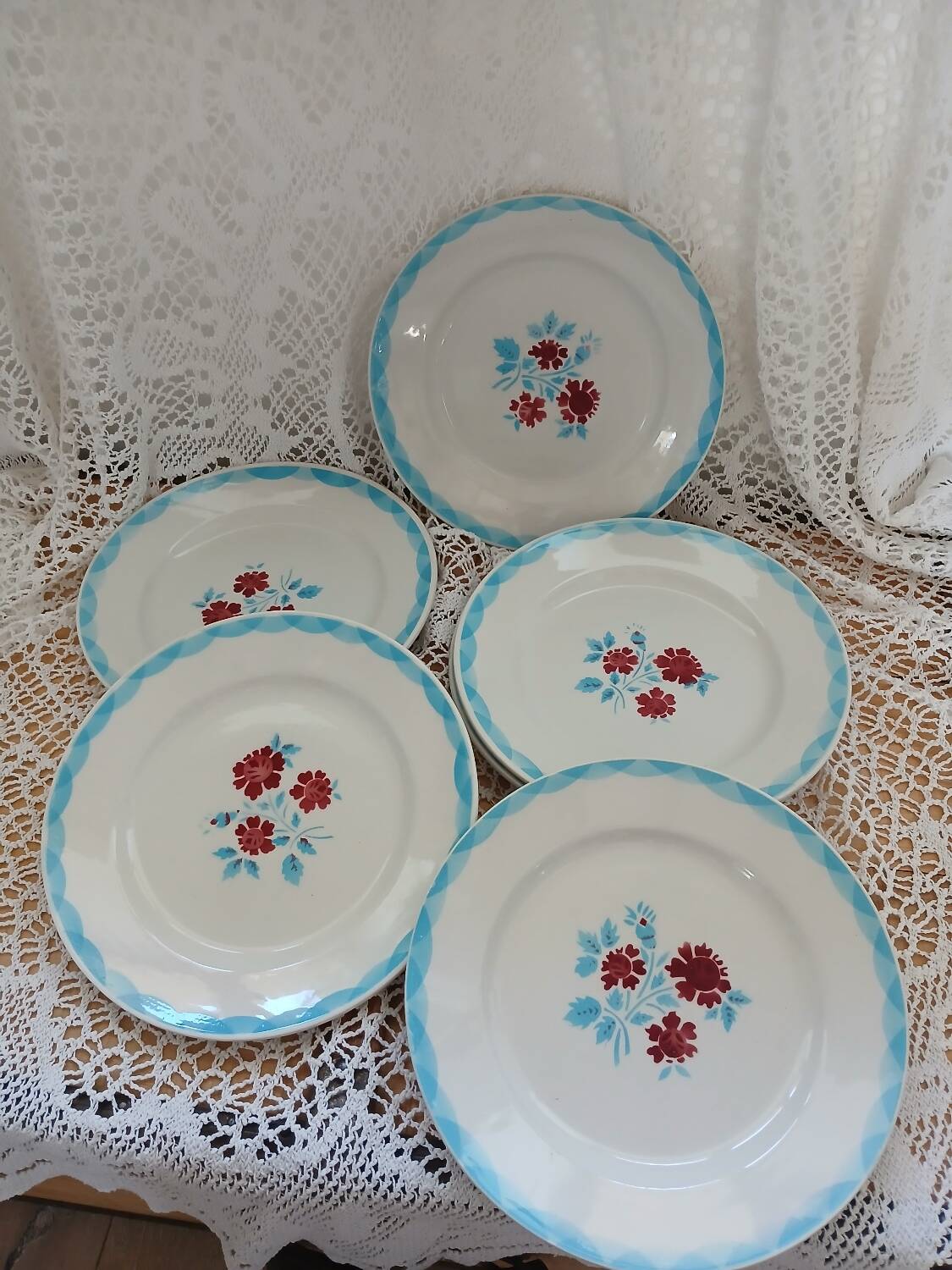 Lot of 12 Moulin des loups plates and dish