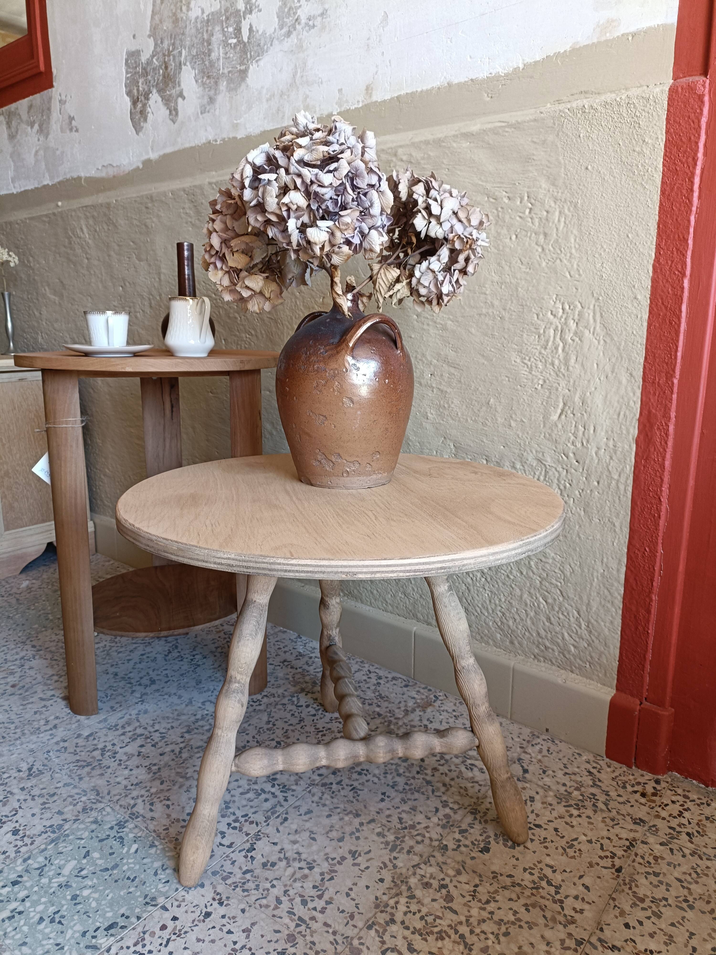 Table d'appoint ronde basse rénovée