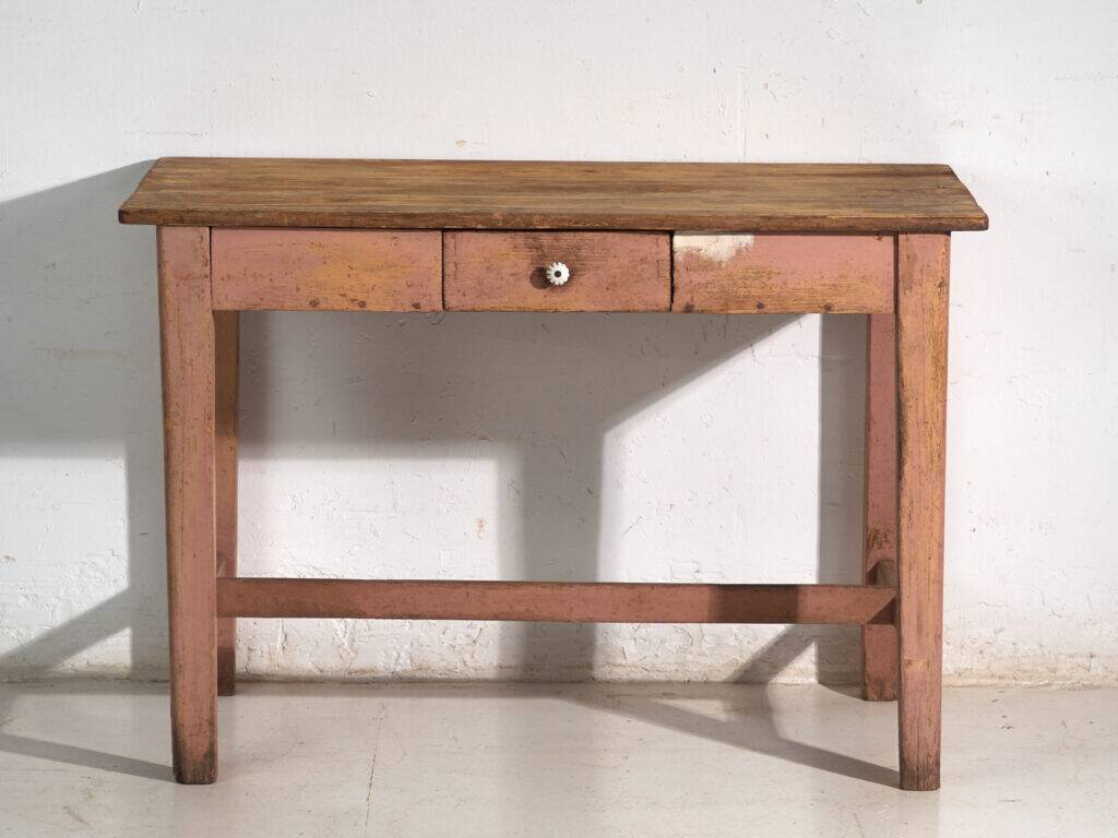 Table de cuisine ancienne en bois de pin – Europe centrale, vers 1900