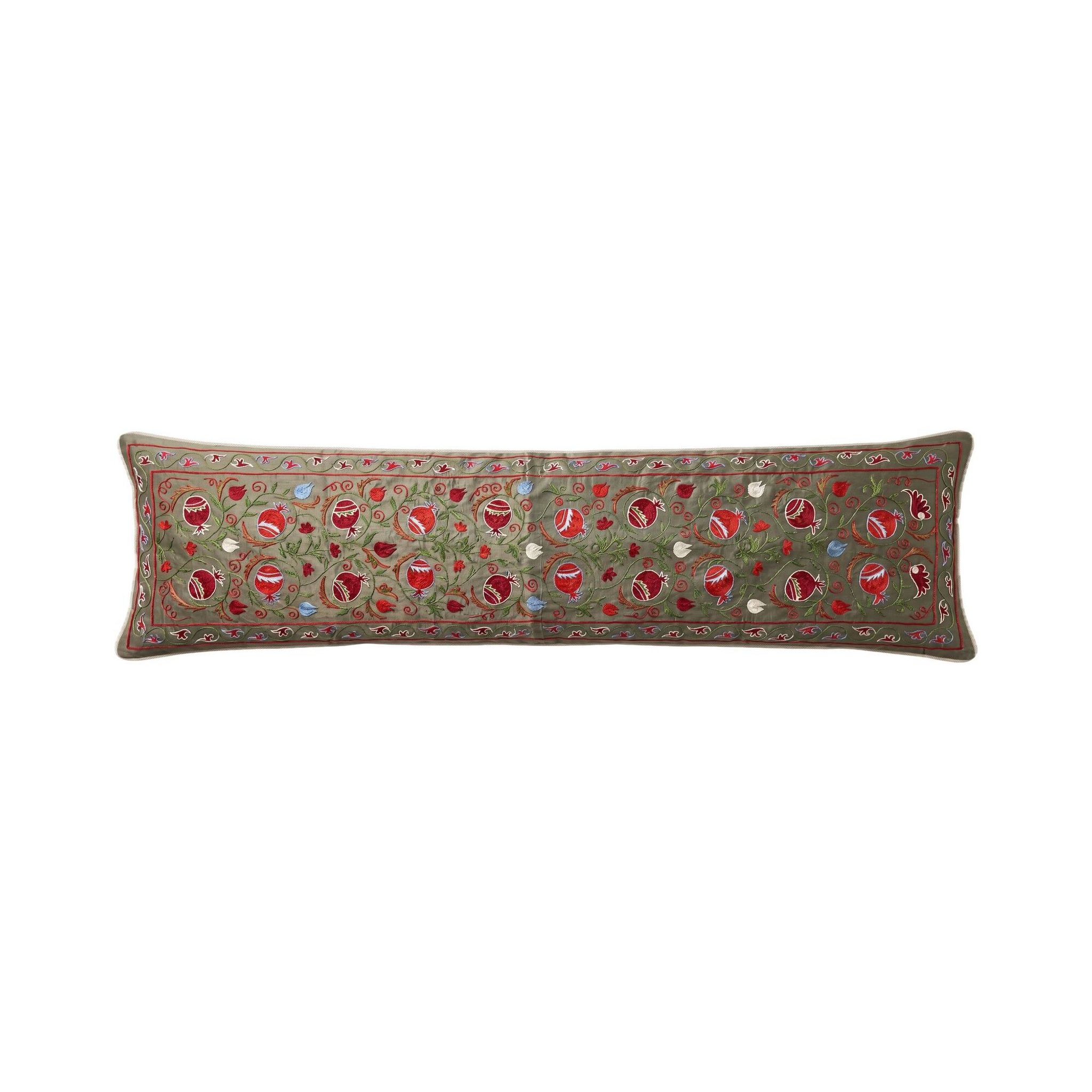 Housse de coussin vintage brodée