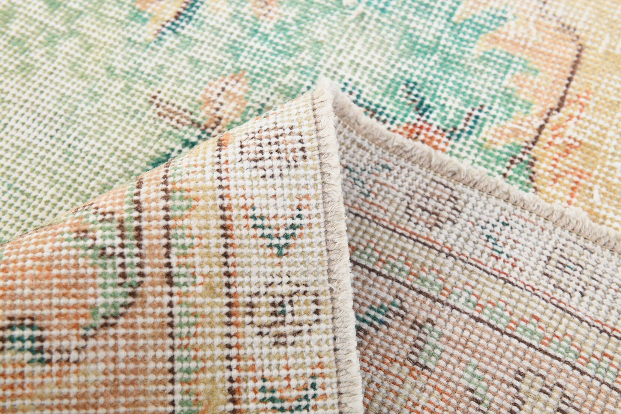 6x10 Peach Beige & Green Soft Wool Vintage Rug, 201x308Cm SK 5621