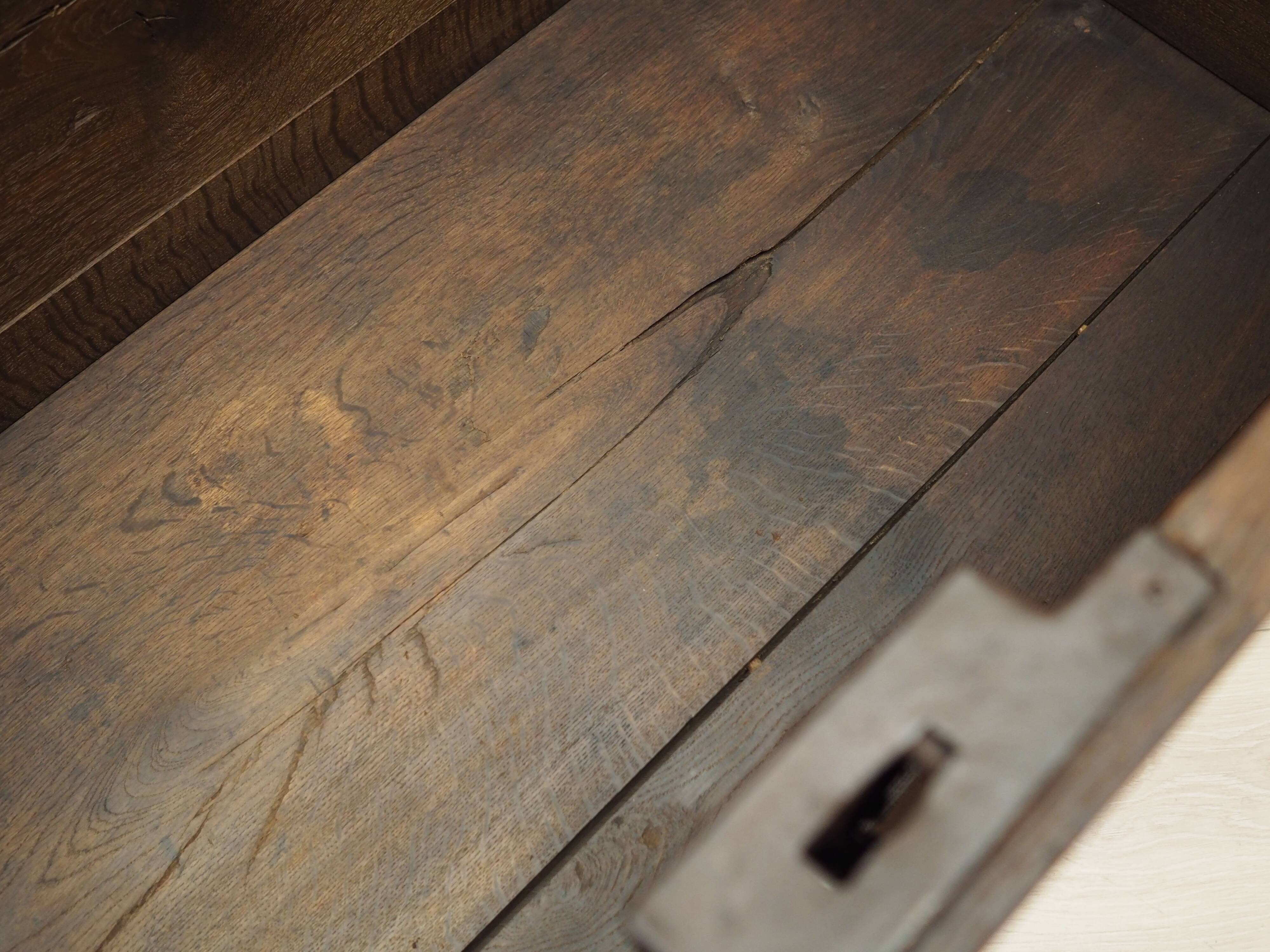 Oak chest, Scandinavian design, 18th century