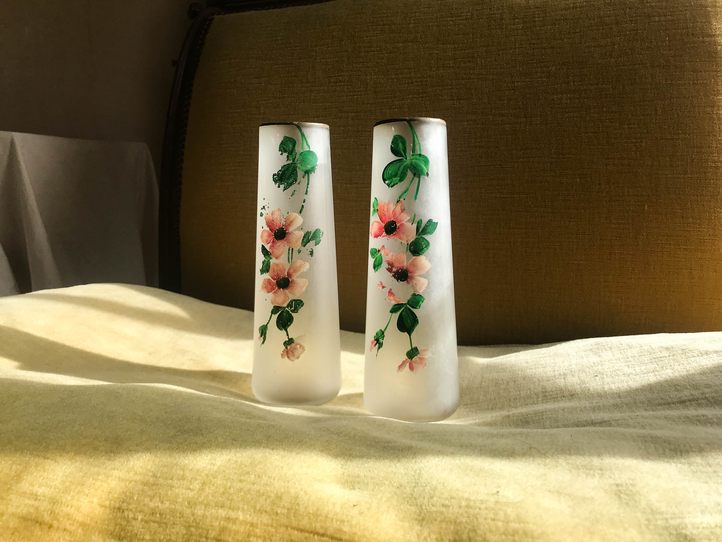 Pair of art deco vases in glass