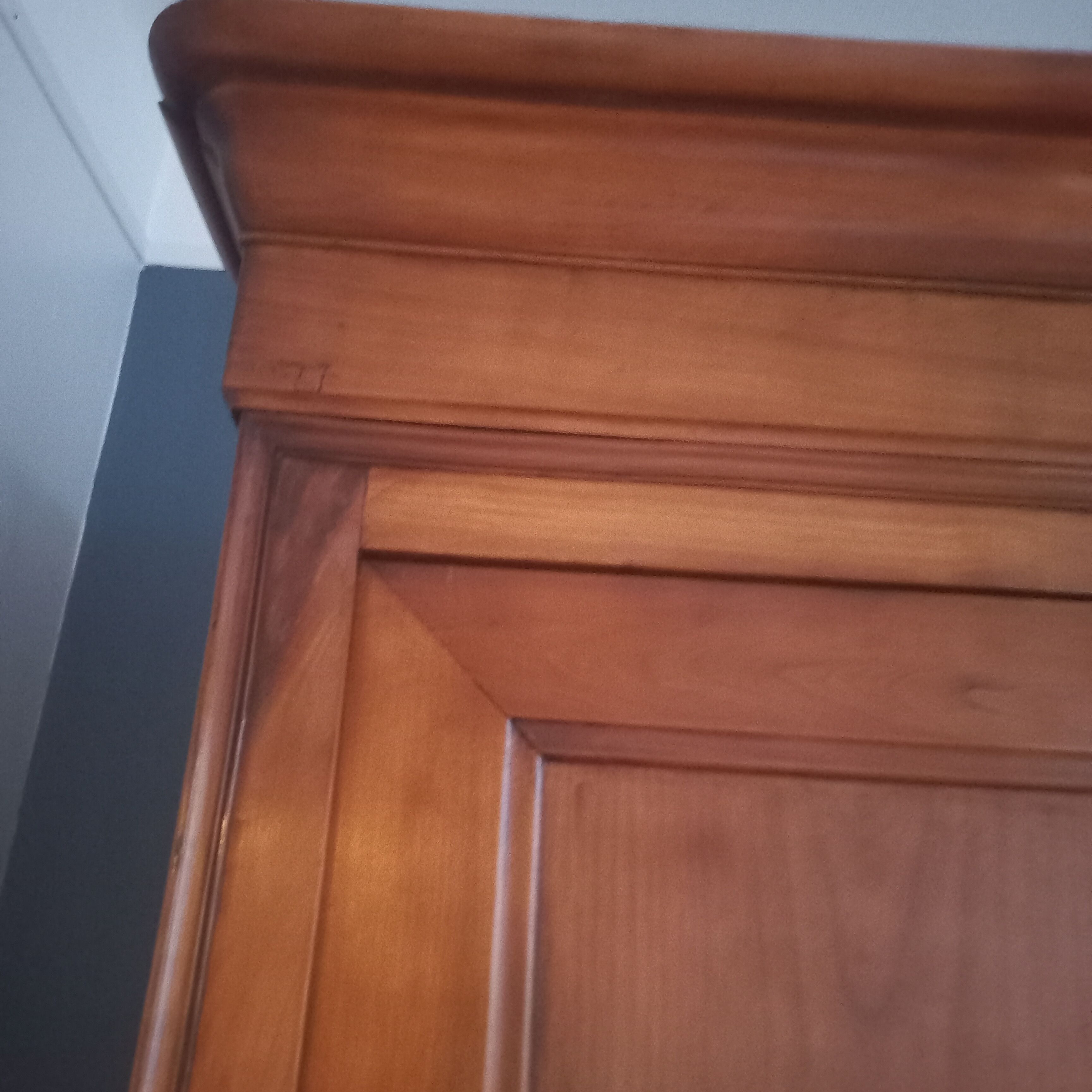 Armoire Louis Philippe