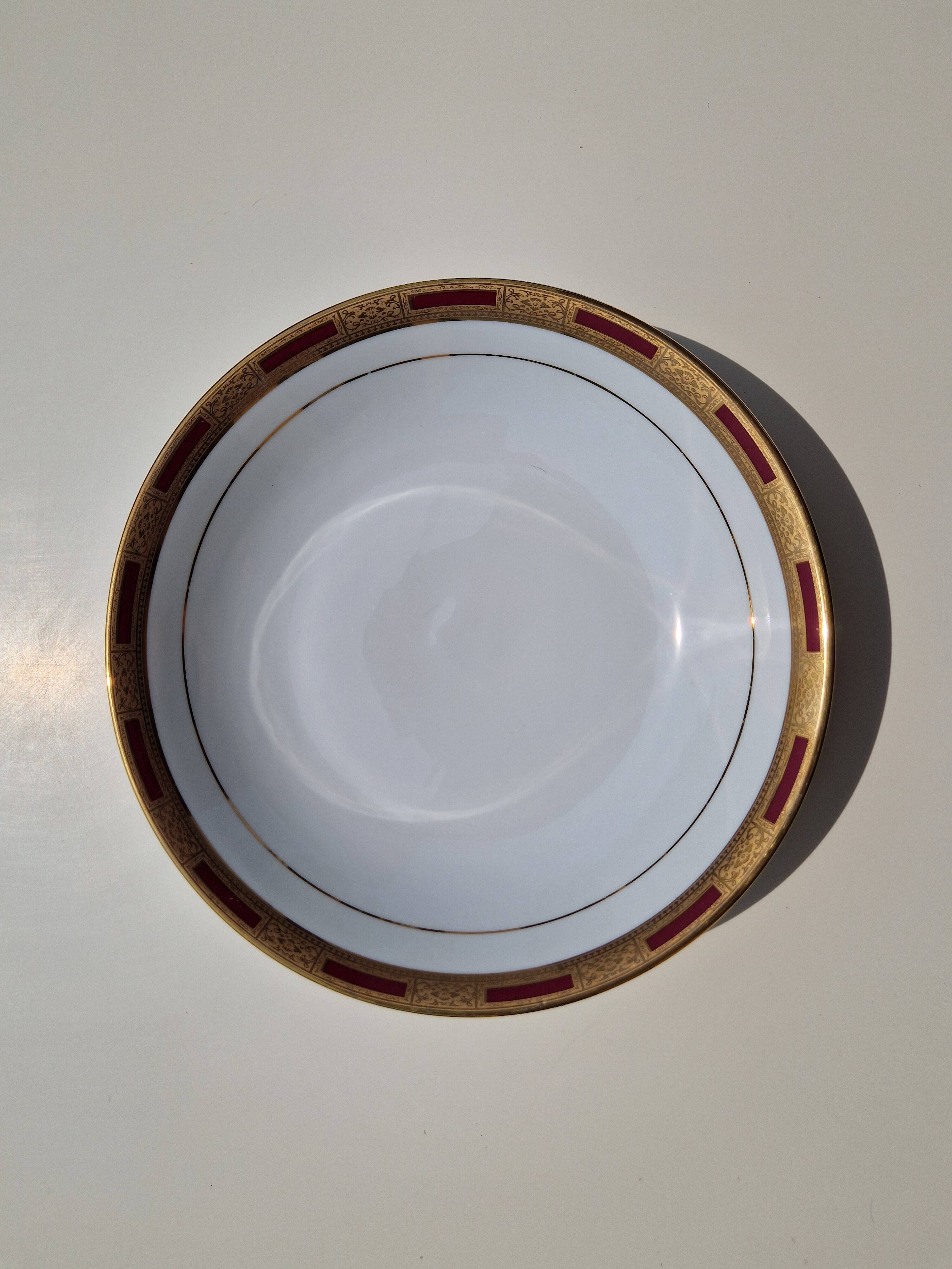 Shallow dish in fine porcelain, Arc de Triomphe model, La Table Impériale