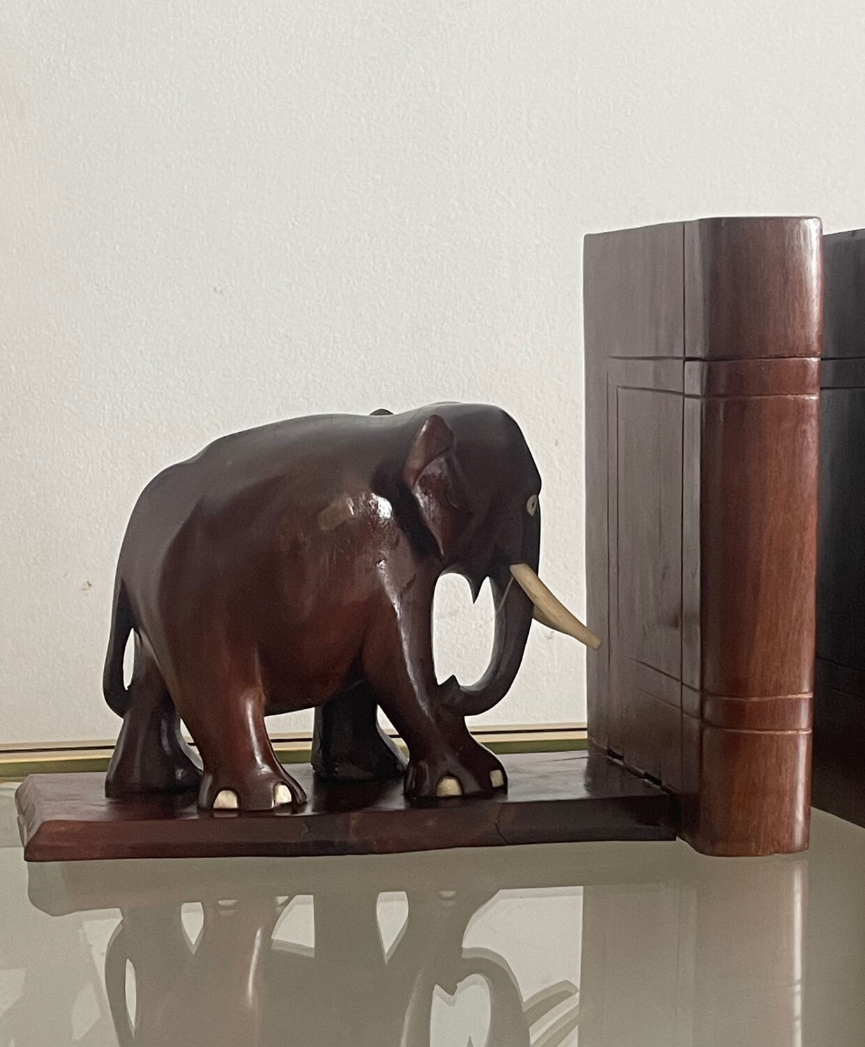 Elephant bookends