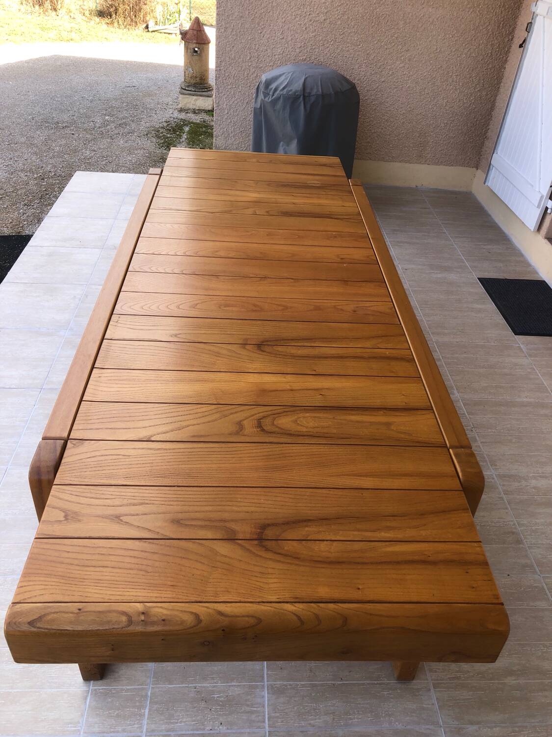 Maison Regain table and 4 chairs